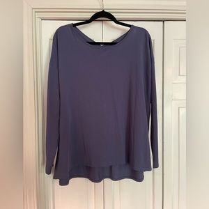 Lululemon Size 12 long sleeve yoga top with open back detailing. EUC. Blue